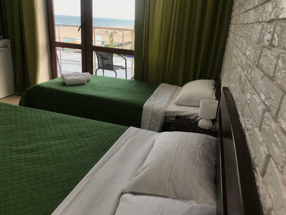 Золотий Лев Hotel Zatoka Bagian luar foto